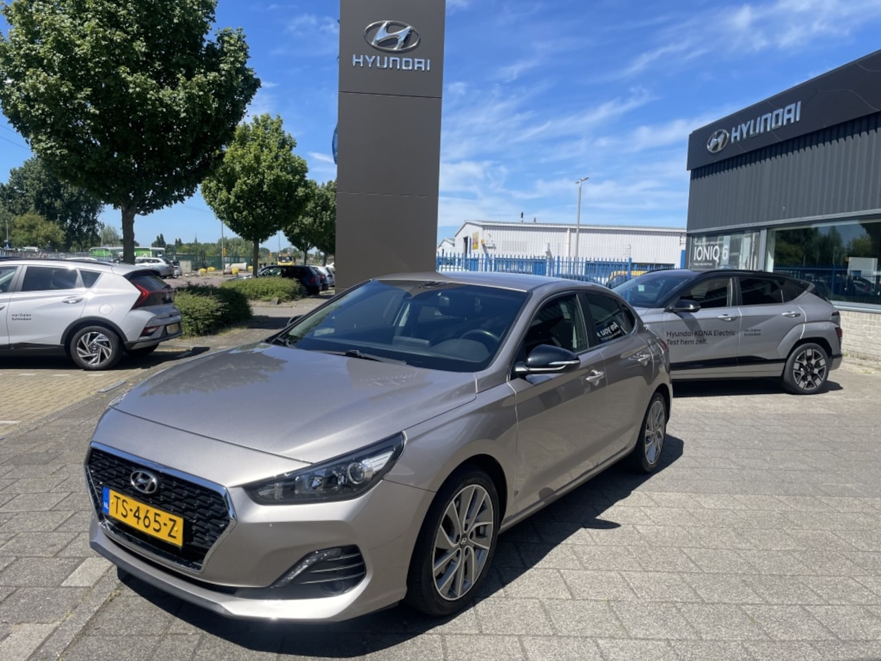 Hyundai i30 Fastback - 1.0 T-GDI Comfort/Trekhaak*RIJKLAARPRIJS* - AutoWereld.nl