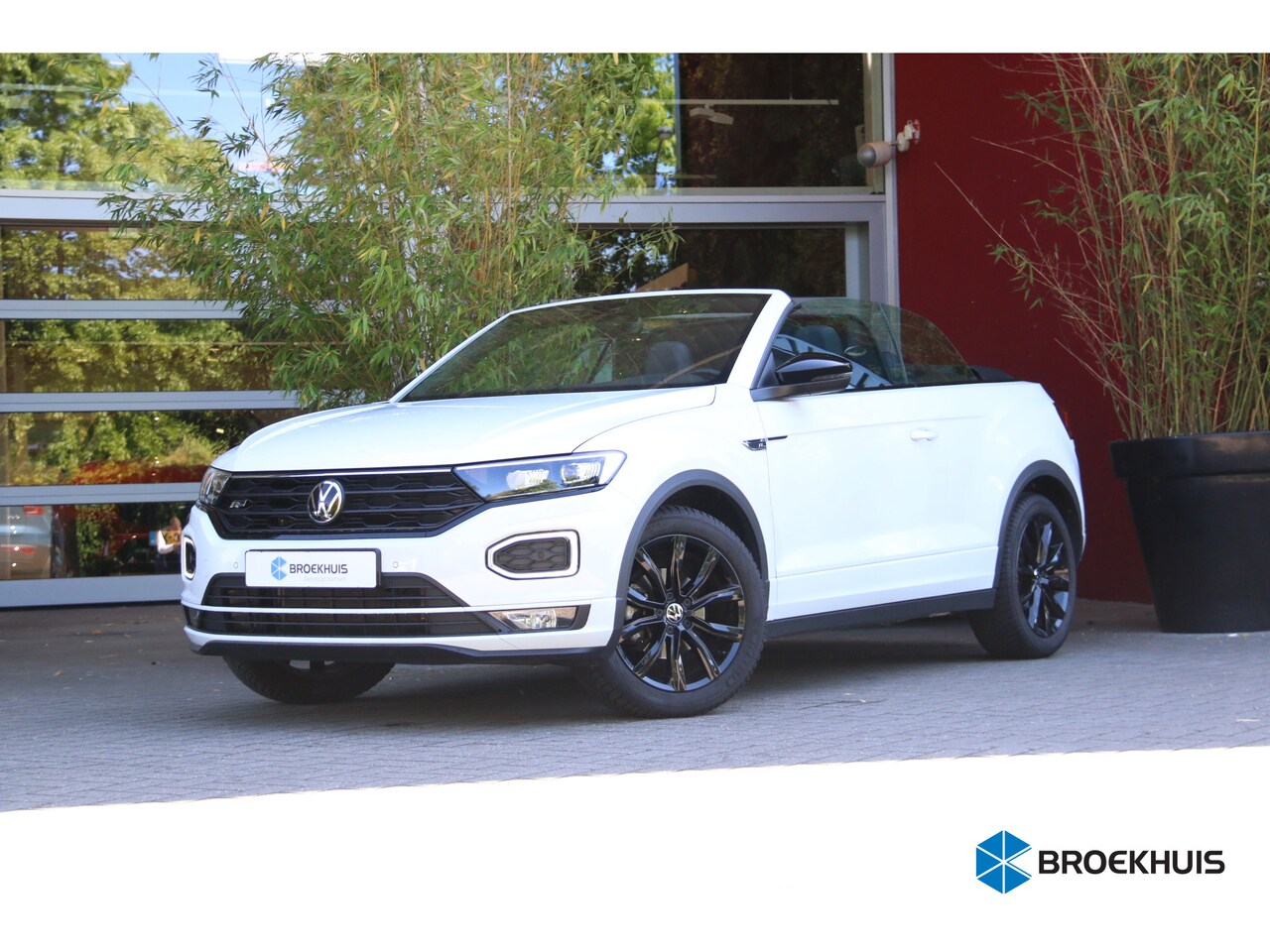 Volkswagen T-Roc Cabrio - 1.5 TSI R-Line | Adaptive Cruise | Blind Spot | CarPlay | Stoelverwarming - AutoWereld.nl