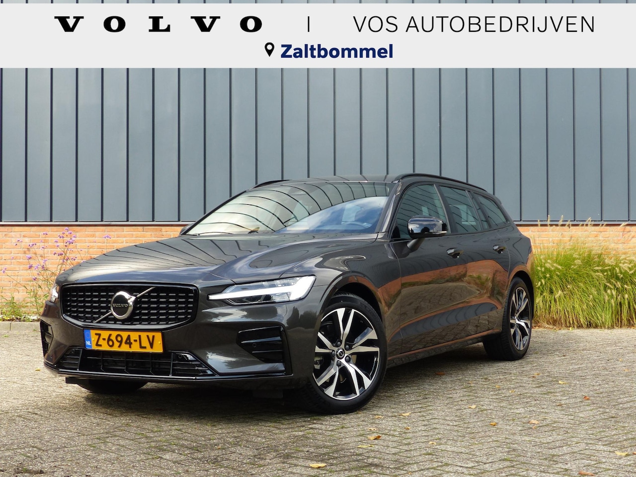 Volvo V60 - B4 Plus Dark - AutoWereld.nl
