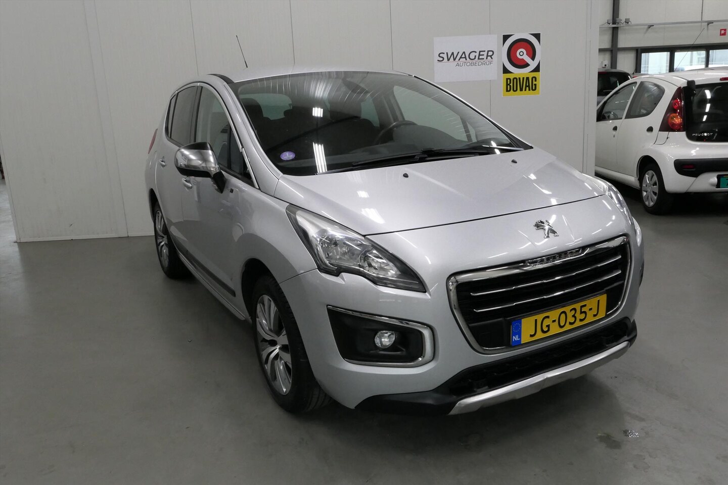 Peugeot 3008 - 1.2 PureTech Style 1.2 PureTech 130PK Style (Trekhaak) - AutoWereld.nl