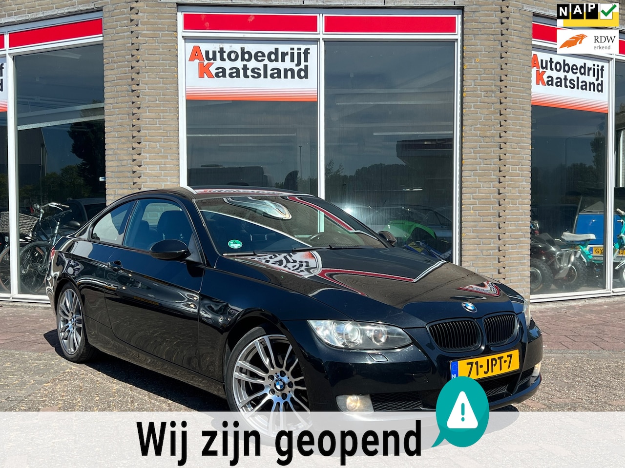 BMW 3-serie Coupé - 320i Coupe - Leder - Navi - Xenon - 2009 - AutoWereld.nl