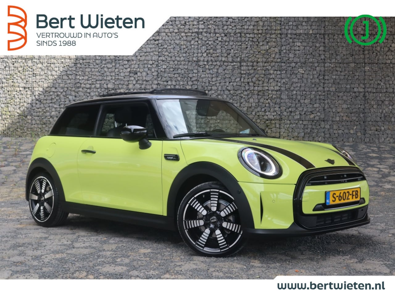 MINI Cooper - Mini 1.5 Camden Plus Edition | Geen import | Schuifdak - AutoWereld.nl