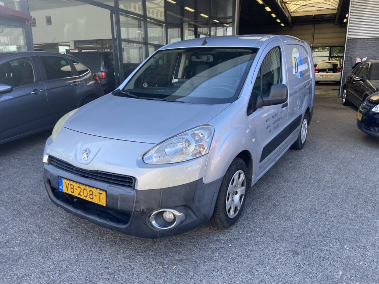 Peugeot Partner - 122 1.6eHDI L2XT Pr+ - AutoWereld.nl