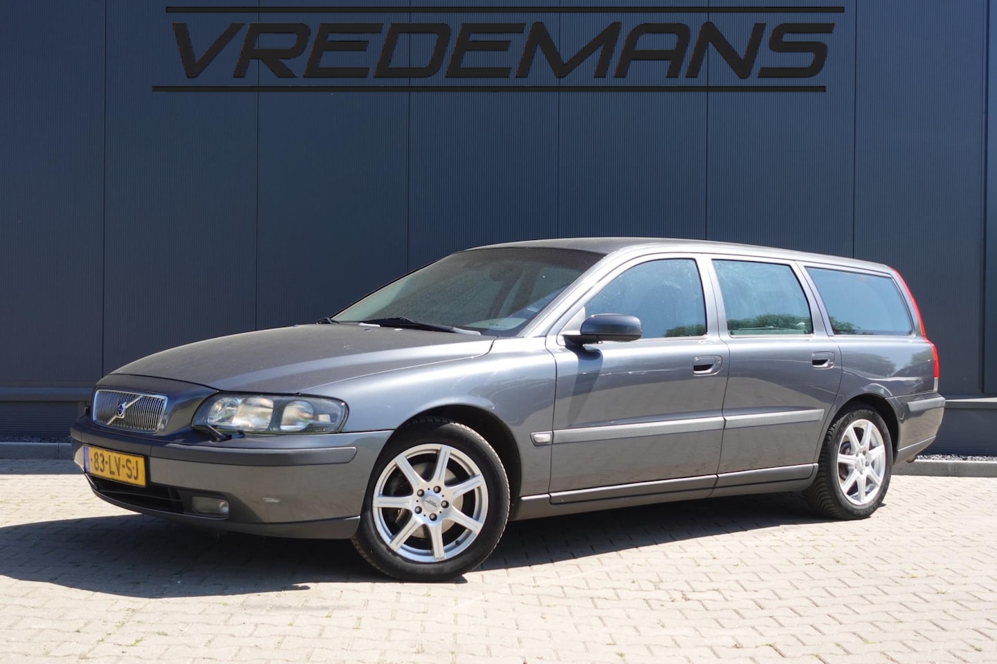 Volvo V70 - 2.4 Comfort Line LEES TEKST - AutoWereld.nl
