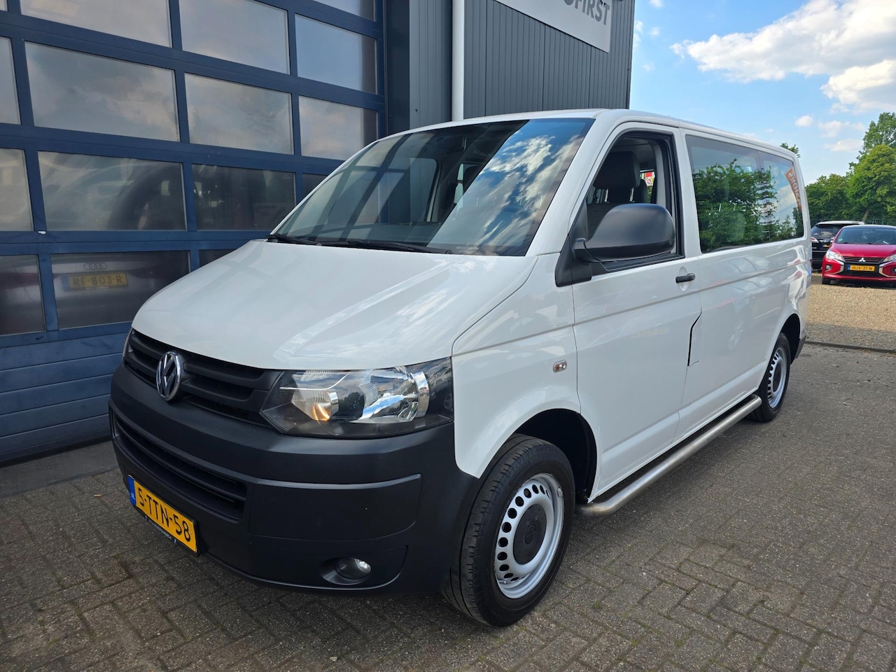 Volkswagen Transporter Kombi - 2.0 TDI L1H1 Trendline Baseline 2.0 TDI L1H1 Trendline Baseline - AutoWereld.nl