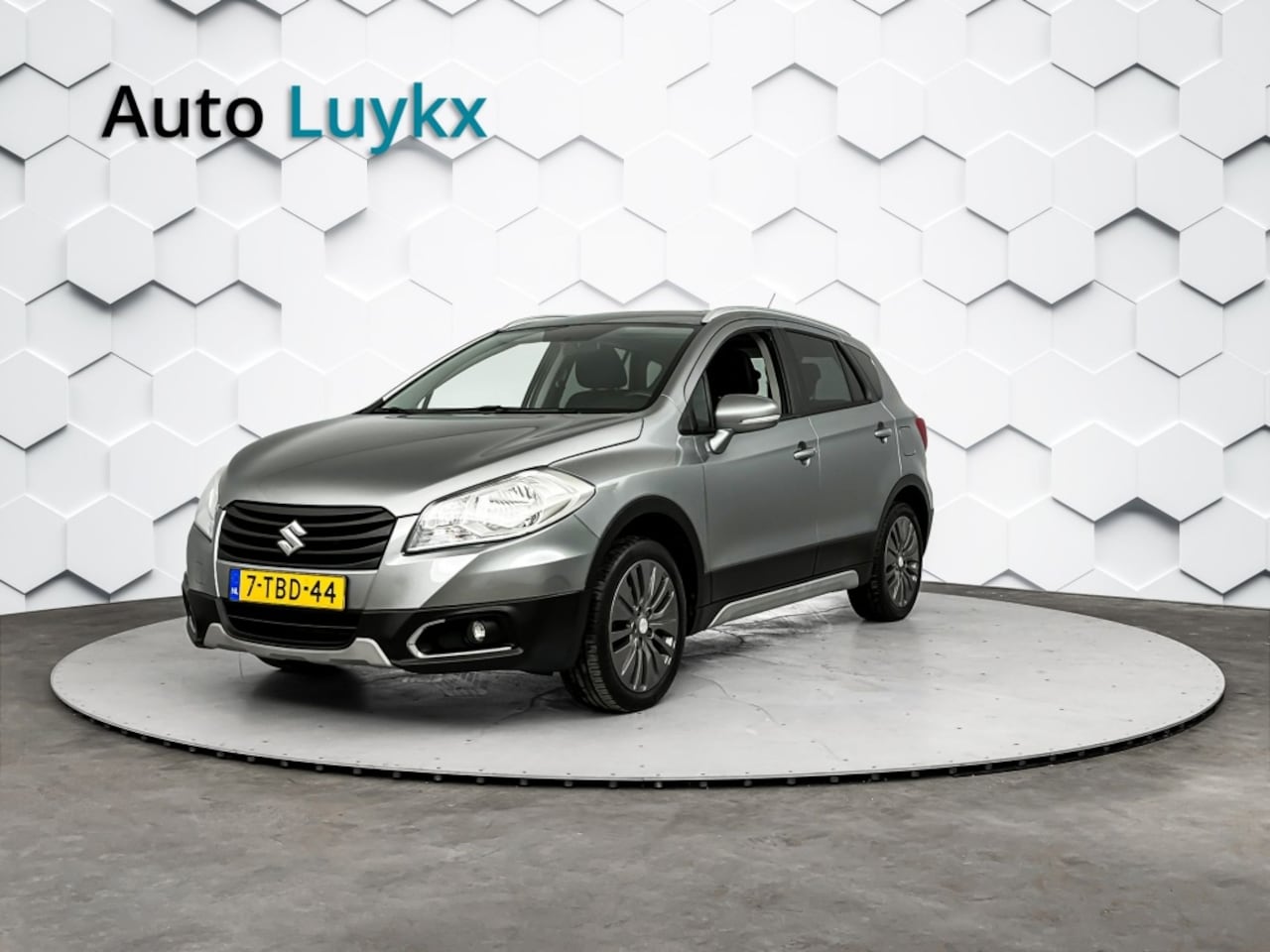 Suzuki SX4 S-Cross - 1.6 Exclusive Allgrip Automaat | Panoramadak | Cruise Control | 17'' L.M. Velgen - AutoWereld.nl