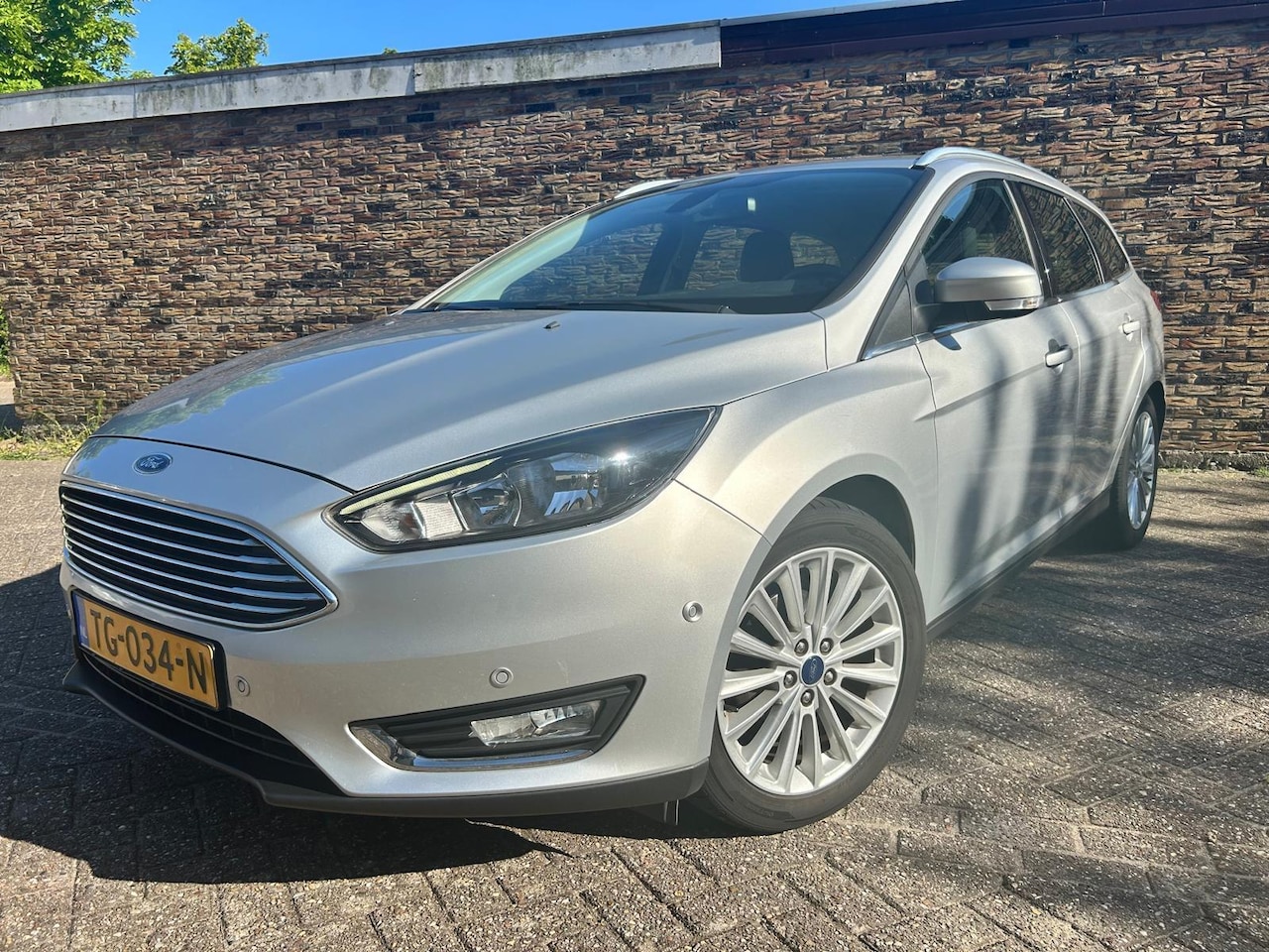 Ford Focus Wagon - 1.0 EcoBoost ST Line Business 1.0 EcoBoost ST Line Business - AutoWereld.nl