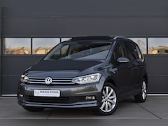 Volkswagen Touran - 1.5 TSI Highline 7p Dsg Pano - Trekhaak - Carplay - Camera