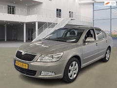 Skoda Octavia - 1.8 TSI Elegance NAVI PSENSOR CRUISE TREKHAAK 2 X SLEUTELS