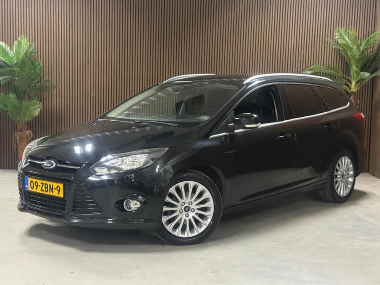 Ford Focus Wagon - 1.0 EcoB. Titanium - AutoWereld.nl