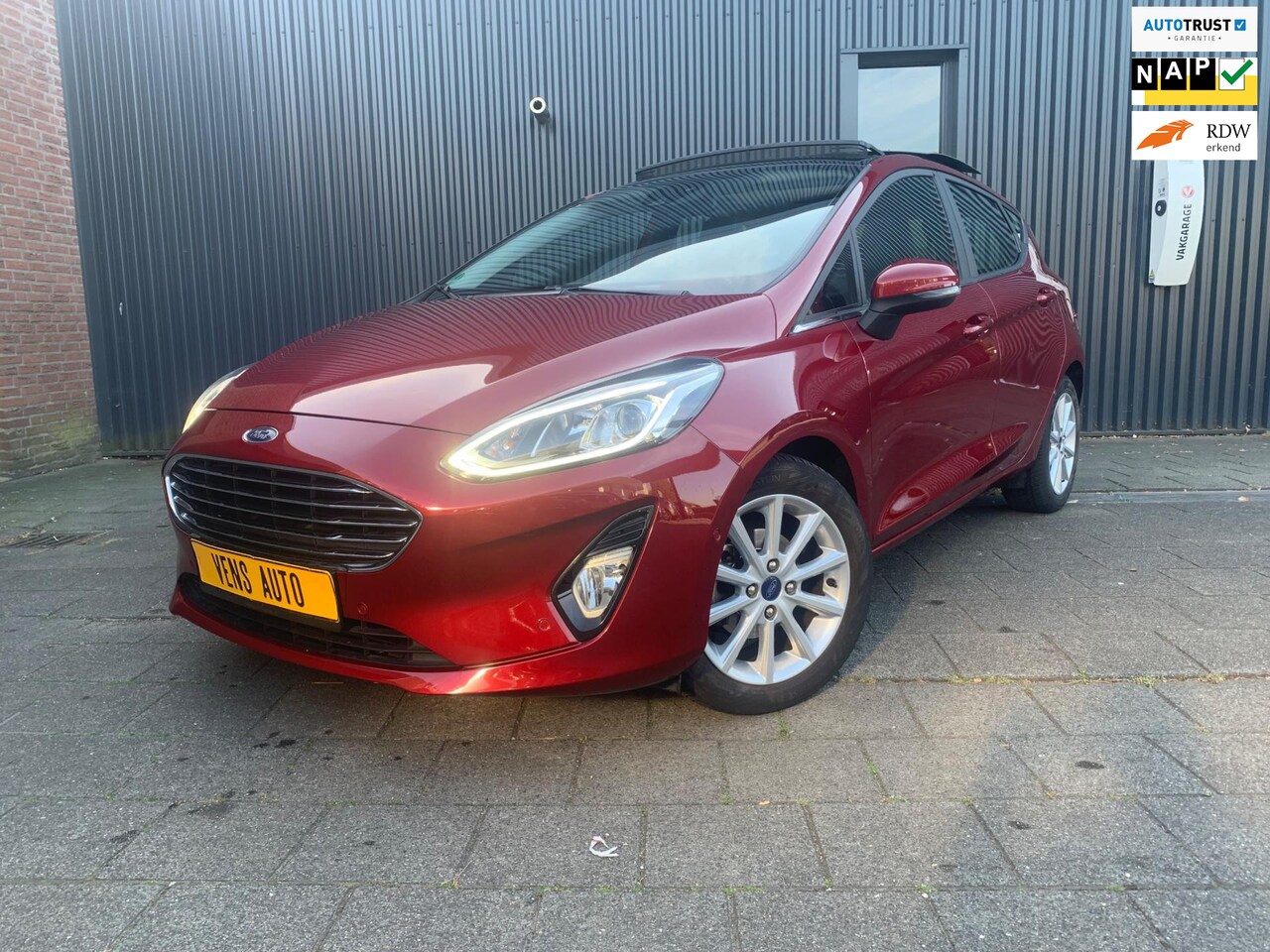 Ford Fiesta - 1.0 EcoBoost Titanium 1.0 EcoBoost Titanium, WINTERPACK, PANO, NAVI - AutoWereld.nl
