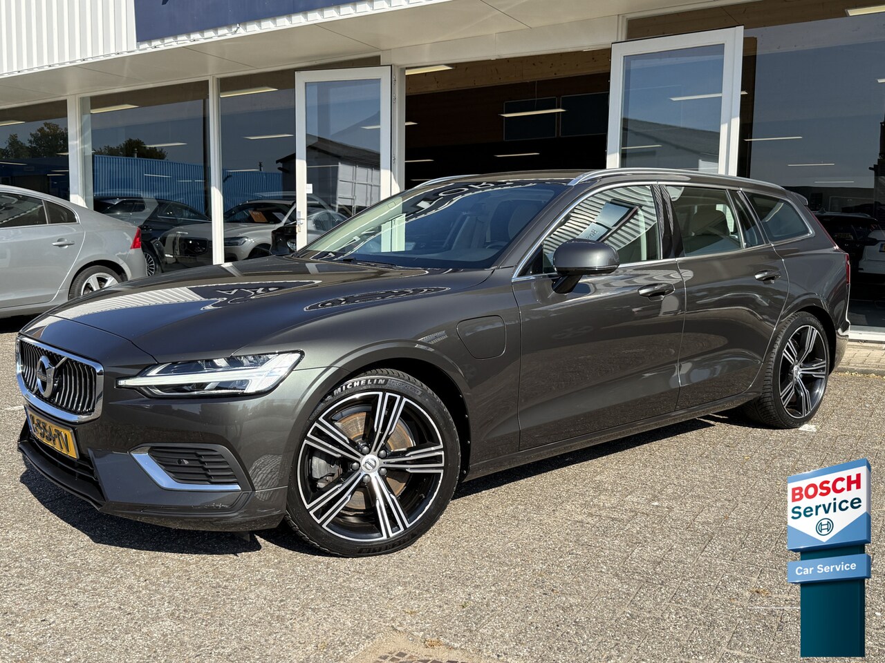 Volvo V60 - 2.0 T6 Recharge AWD Inscription | LED | Keyless | Adapt. Cruise | Stoel- stuurverwarming | - AutoWereld.nl