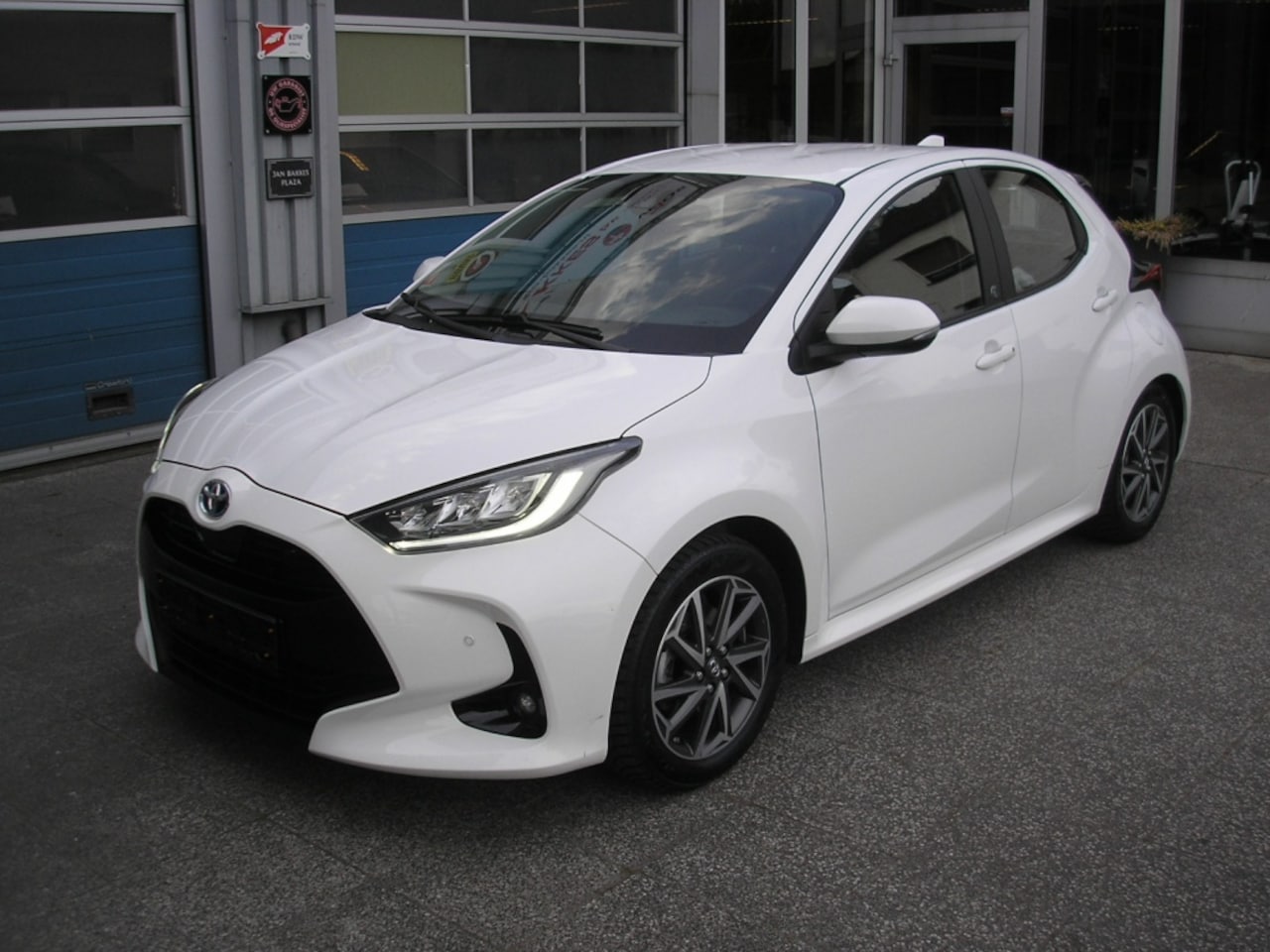 Toyota Yaris - 1.5 Hyb. Dynamic - AutoWereld.nl