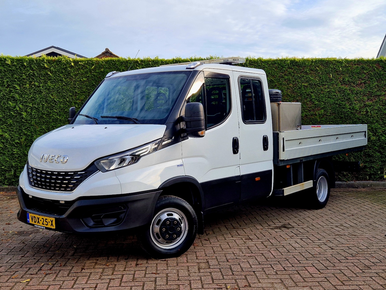 Iveco Daily - 35C14D 2.3 375 1 e Eigenaar/3500 Trekgewicht - AutoWereld.nl