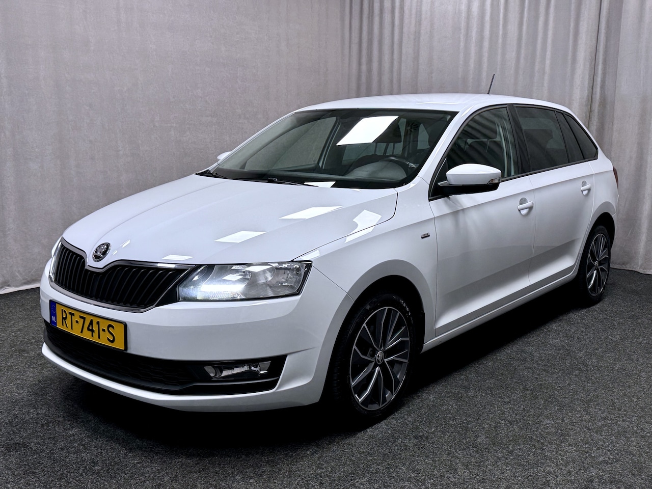 Skoda Rapid Spaceback - 1.0 TSI Greentech Drive | LED | Cruise | Navi | trekhaak | - AutoWereld.nl