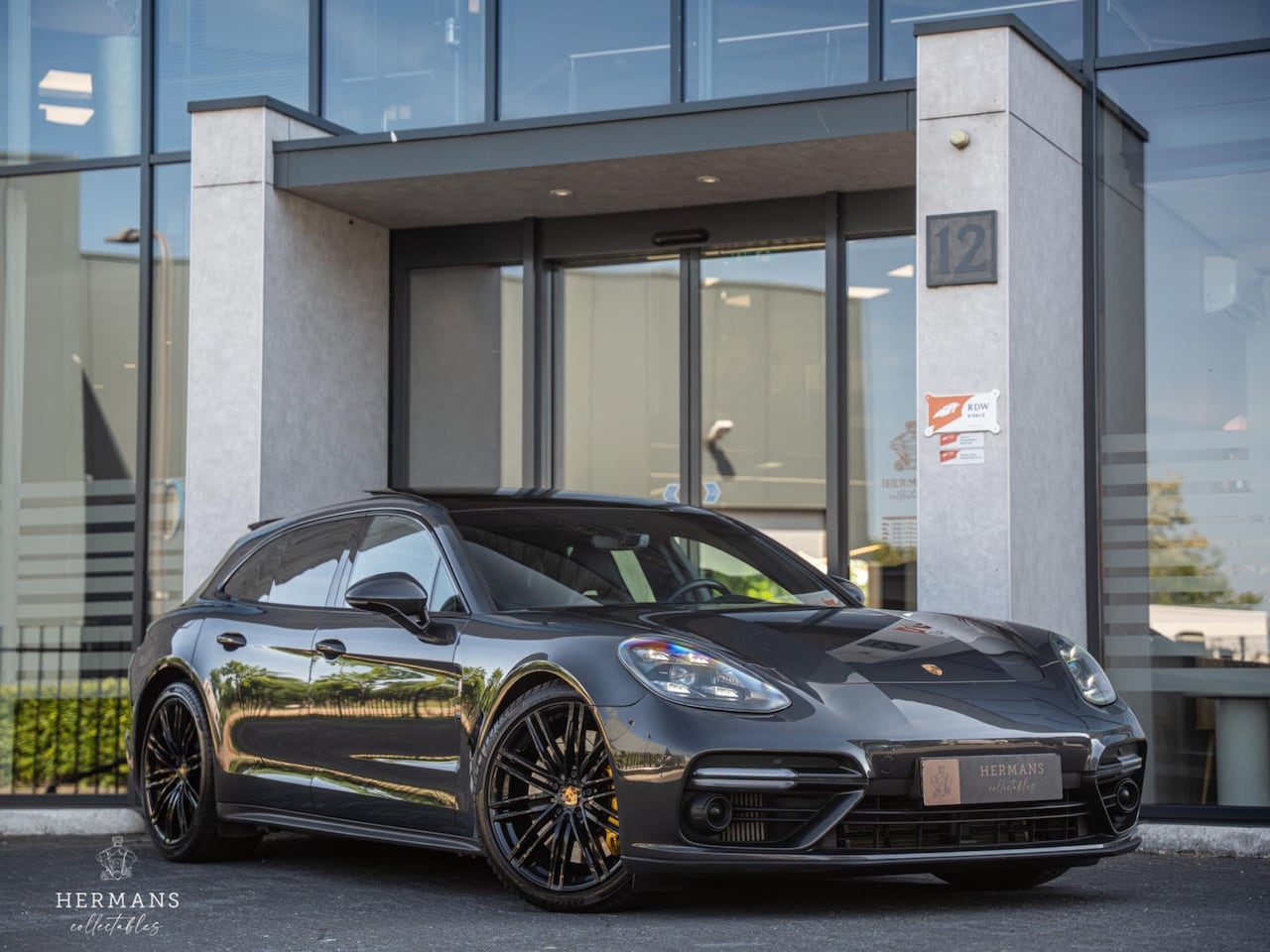 Porsche Panamera Sport Turismo - 4.0 Turbo / 4-wiel besturing / Pano / BOSE - AutoWereld.nl