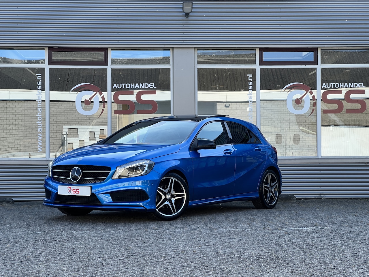 Mercedes-Benz A-klasse - 200 AMG | PANO | AUTOMAAT | LEDER | LMV | - AutoWereld.nl