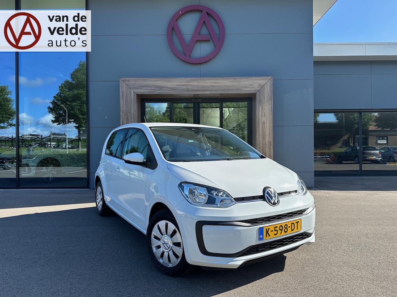 Volkswagen Up! - 1.0 BMT move up! 5-deurs | Airco | Bluetooth | Rijklaar incl. 1 jaar Bovag garantie - AutoWereld.nl