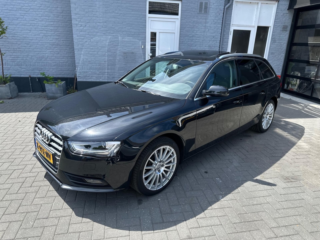 Audi A4 Avant - 1.8 TFSI | PANO | NAVI | TREKHAAK | STOELVERWARMING | - AutoWereld.nl