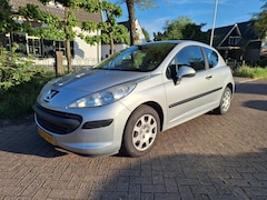 Peugeot 207 - 1.4-16V XR