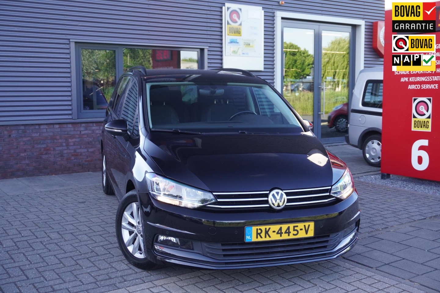 Volkswagen Touran - 1.2 TSI Comfortline 7p Mooie en Complet 7 persoons VW touran - AutoWereld.nl
