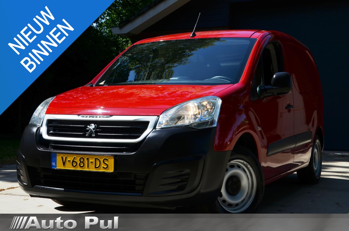 Peugeot Partner - 1.6 BlueHDi 75 L1 Airco/Navi/Trekhaak/Cr-Controle - AutoWereld.nl