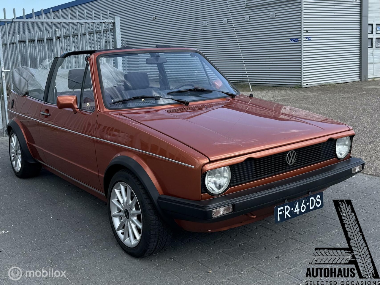 Volkswagen Golf Cabriolet - 1.6 Etienne Aigner zeldzame oldtimer - AutoWereld.nl