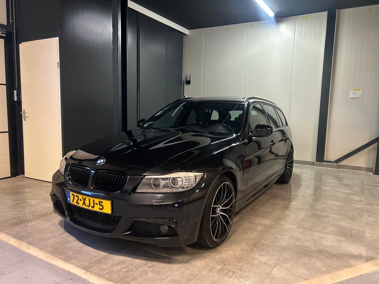 BMW 3-serie Touring - 318i Corporate Lease M Sport Edition 318i Corporate Lease M Sport Edition - AutoWereld.nl