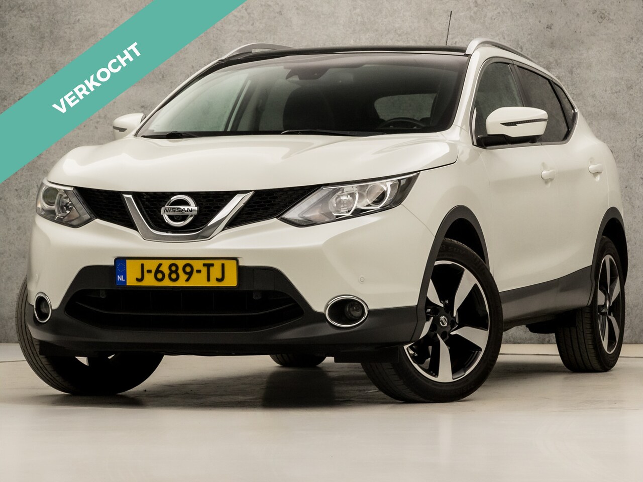 Nissan Qashqai - 1.2 N-Connecta (PANORAMADAK, NAVIGATIE, CLIMATE, 360 CAMERA, STOELVERWARMING, SPORTSTOELEN - AutoWereld.nl