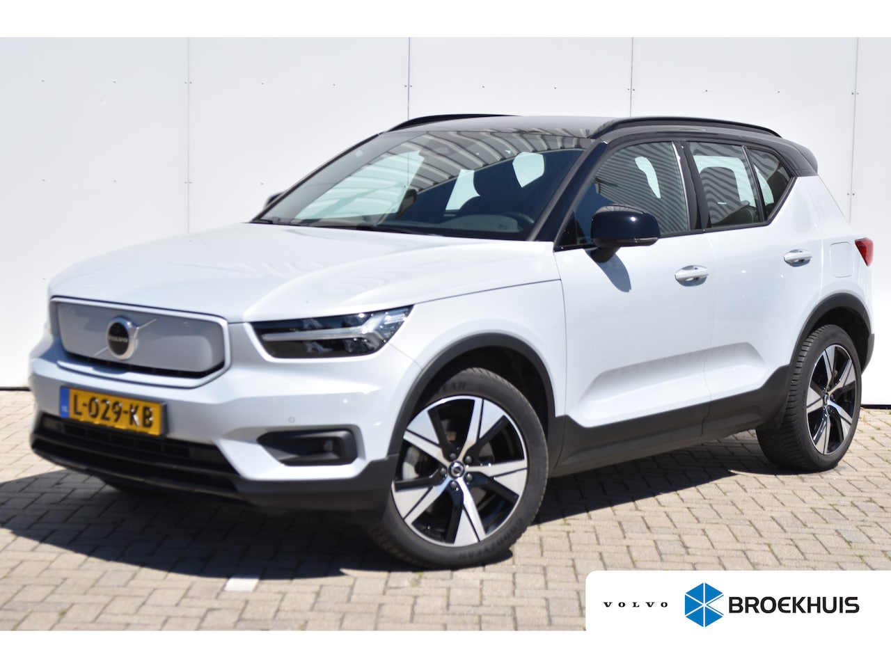 Volvo XC40 - P8 AWD R-Design | BLIS | Lane Assist | Google | - AutoWereld.nl