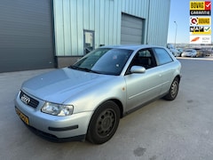 Audi A3 - 1.6 Attraction AUTOMAAT 3 deurs