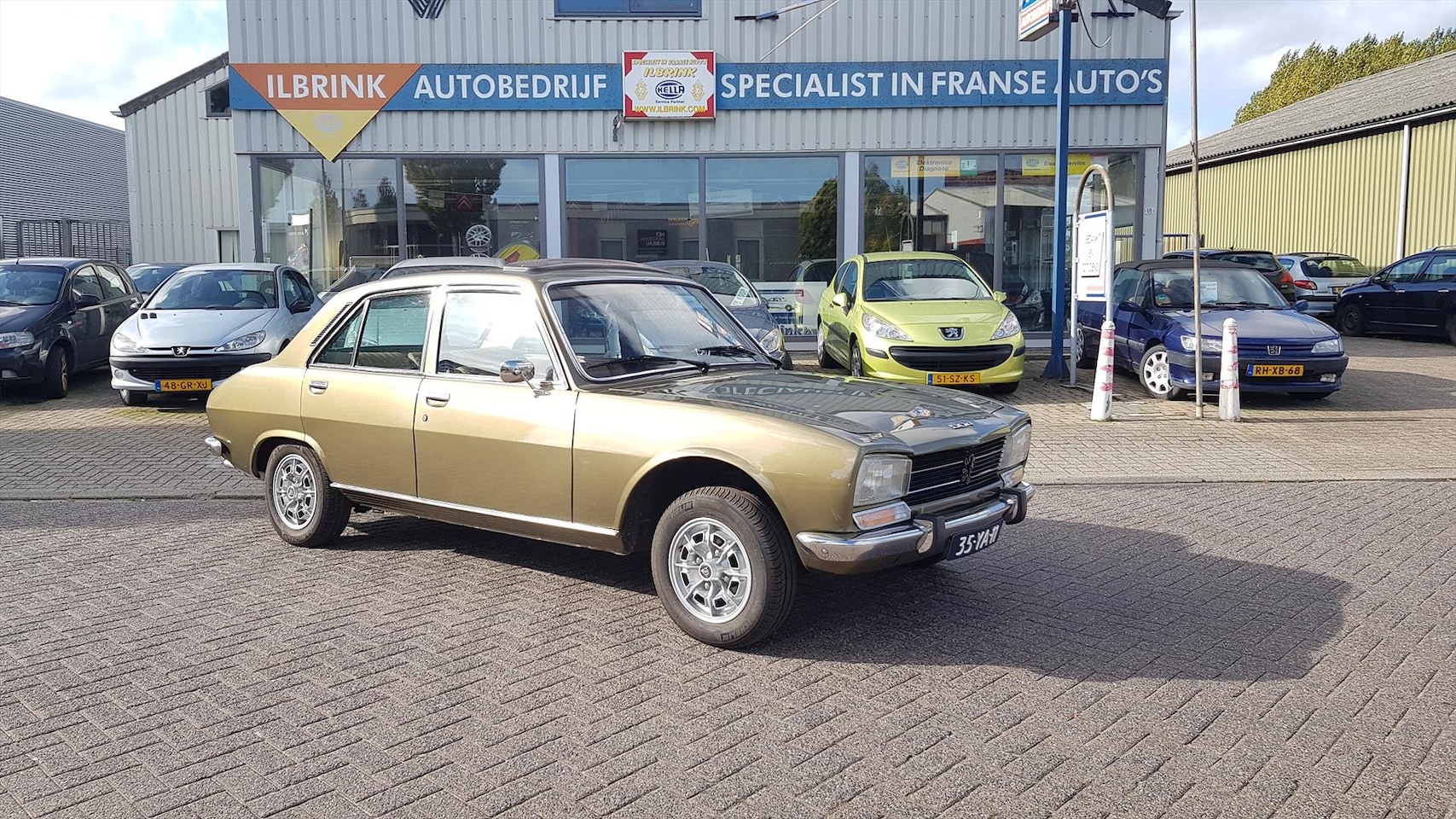 Peugeot 504 - Ti Automaat, lederen bekleding concoursstaat - AutoWereld.nl