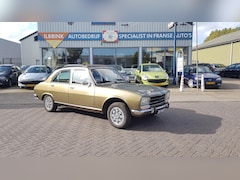 Peugeot 504 - Ti Automaat, lederen bekleding concoursstaat