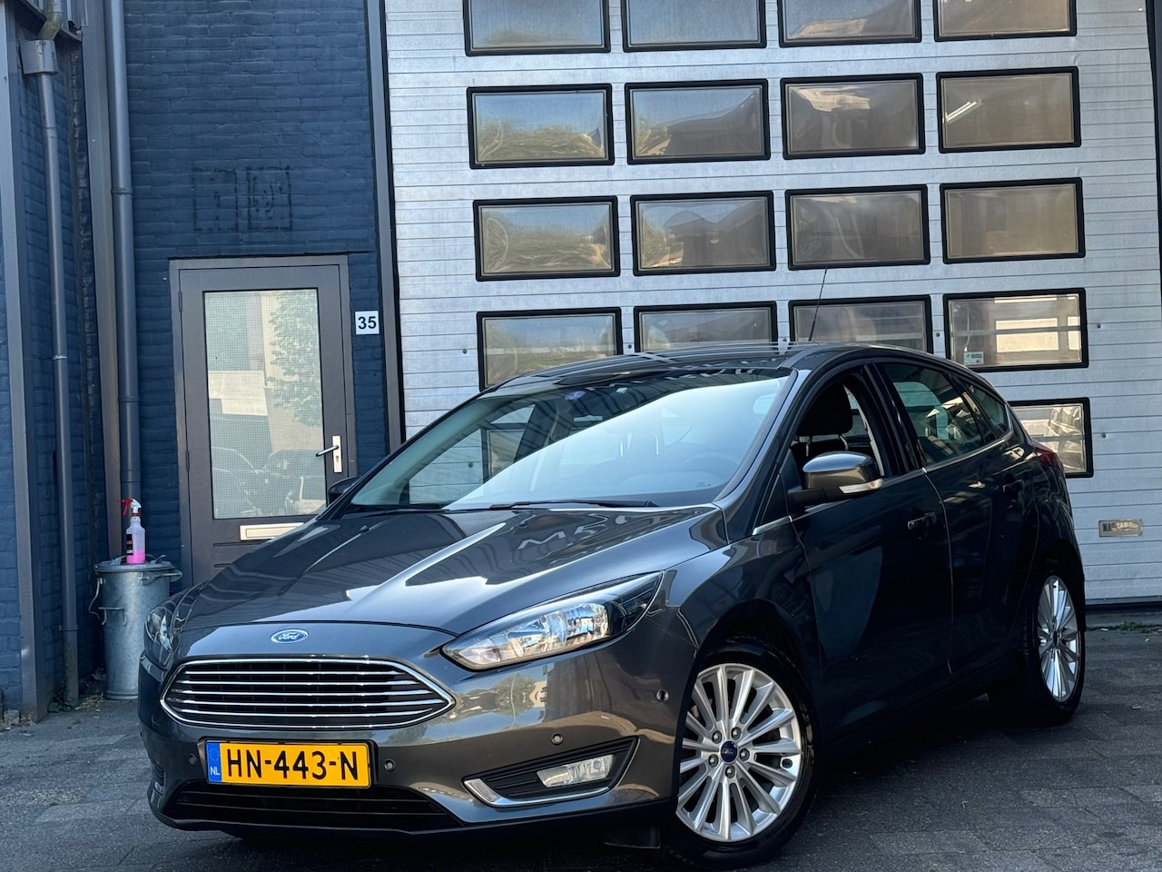 Ford Focus - 1.0 Titanium Edition | Clima | Camera | Cruise | N.A.P - AutoWereld.nl