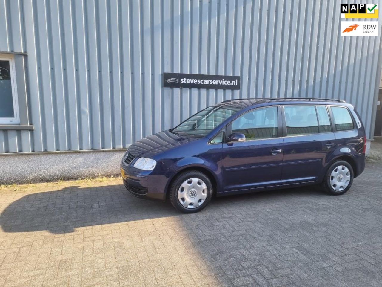 Volkswagen Touran - 1.6-16V FSI Trendline trekhaak zeer leuke nette auto - AutoWereld.nl