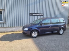 Volkswagen Touran - 1.6-16V FSI Trendline trekhaak zeer leuke nette auto