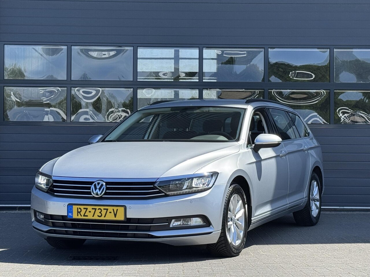 Volkswagen Passat Variant - 1.4 TSI COMFORTLINE I APPLE CARPLAY I CLIMATE CONTROL I NAVIGATIESYSTEEM - AutoWereld.nl