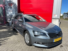 Skoda Superb Combi - 1.6 TDI 120pk Ambition Buss. ZIE FOTO'S / Fabrieks Sch. / Kanteldak / Memo Stoel / trekh.