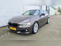 BMW 3-serie - 320i High Executive
