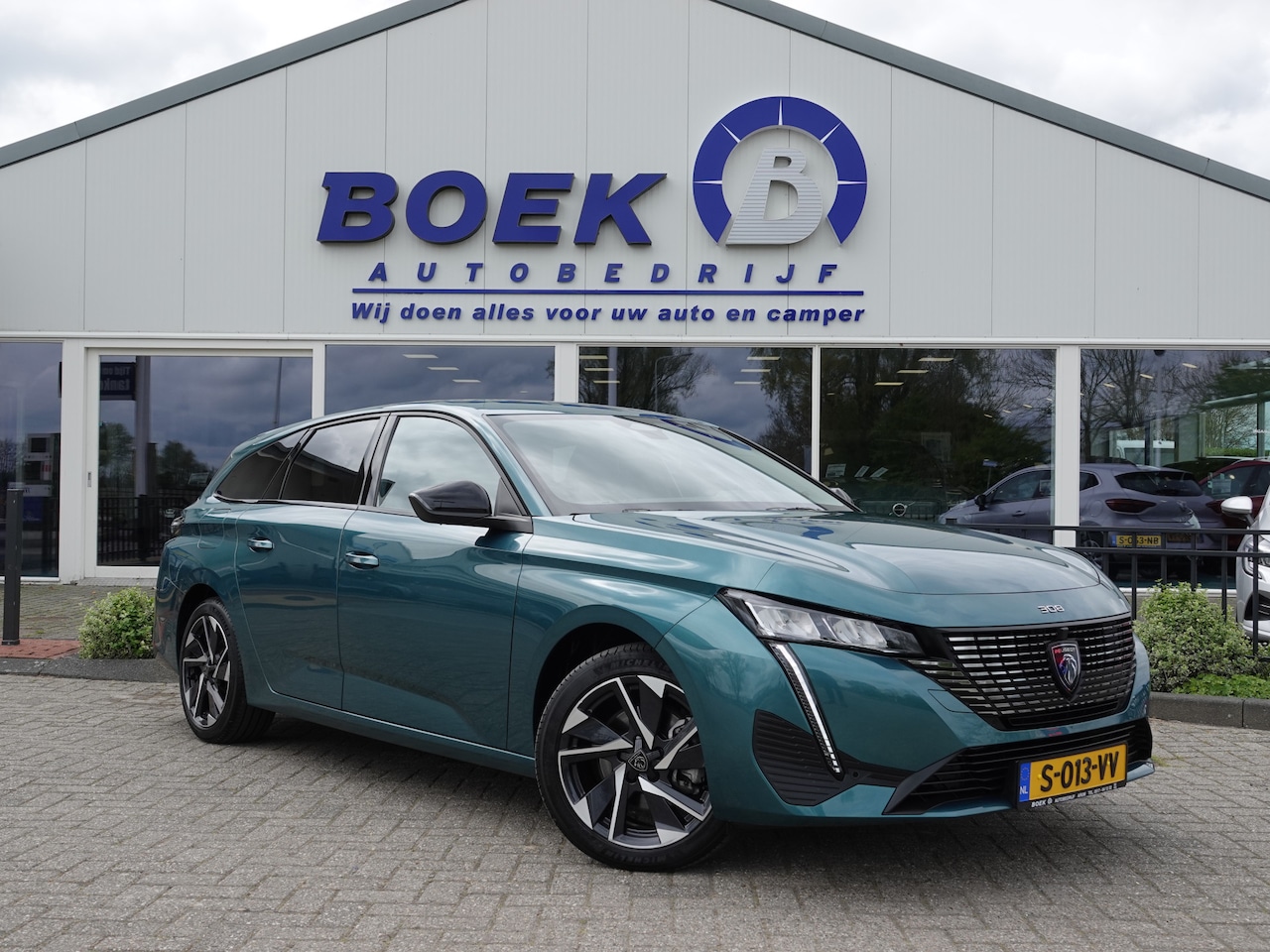 Peugeot 308 SW - 1.2 PT 130PK Allure Business AUTOM. | H-LEER | ECC | ADAPT. CRUISE - AutoWereld.nl