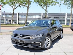 Volkswagen Passat Variant - GTE 1.4 TSI PHEV Panodak | Camera | Keyless | Elektrische kofferklep | Massage |