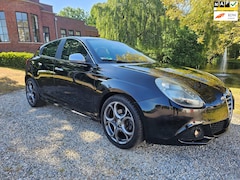 Alfa Romeo Giulietta - 1.4 T Distinctive XENON/leer/CRUISE
