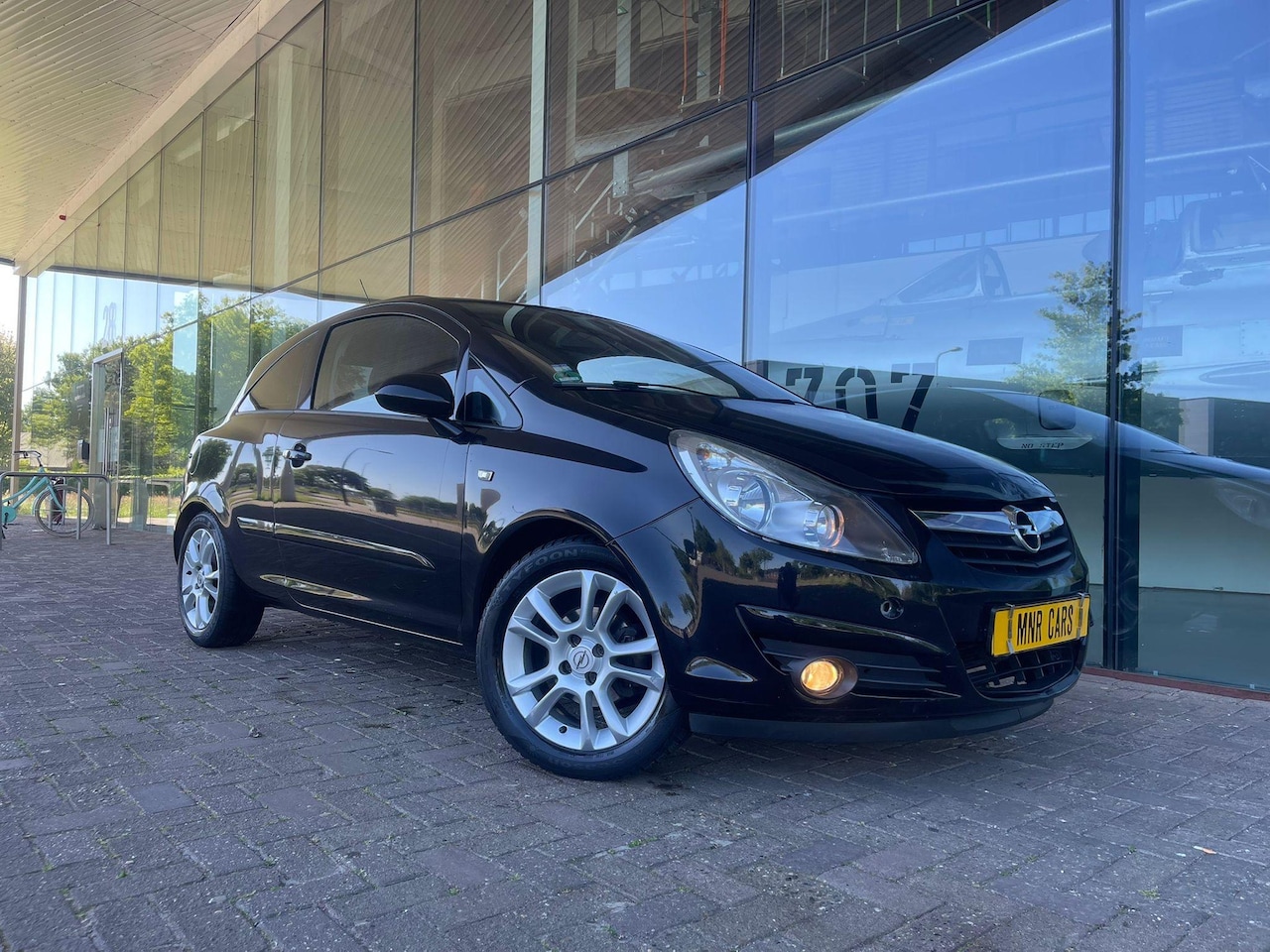 Opel Corsa - 1.4-16V Sport 90 PK-AIRCO-APK-BLACK - AutoWereld.nl