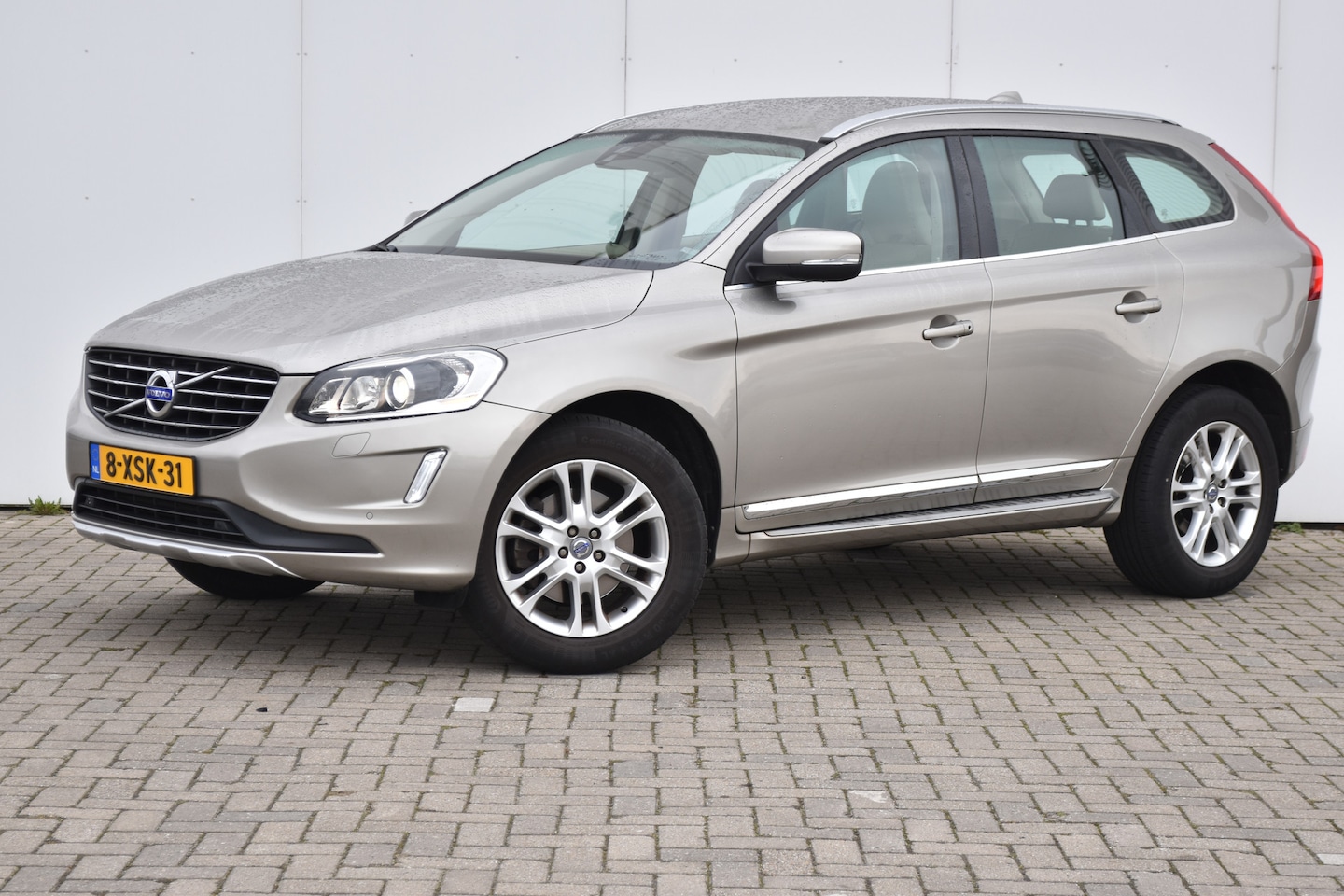 Volvo XC60 - T5 FWD Summum |Nieuwe Distributieriem |RunningBoard | BlondLeather | Verwarmbare Voorstoel - AutoWereld.nl