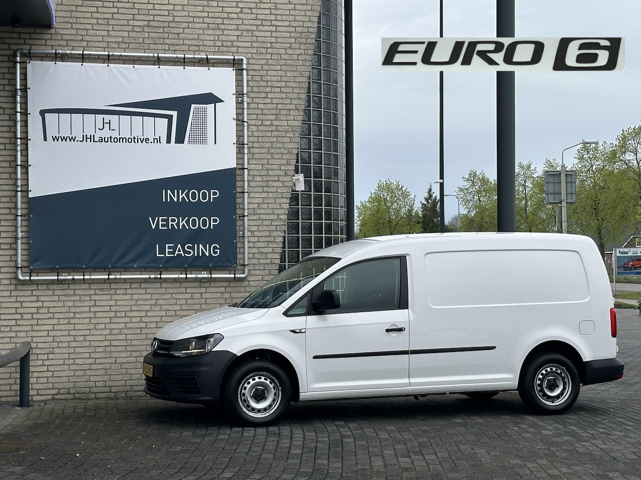 Volkswagen Caddy Maxi - 2.0 TDI L2H1 Trendl.*HAAK*AIRCO*NAVI*CARPLAY* - AutoWereld.nl