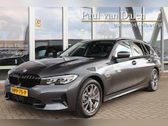 BMW 3-serie Touring - (g21) 330e 292PK AUTOMAAT SPORT LINE SHADOW LINE Live Cockpit Trekhaak | Navi | Leer | Sfe