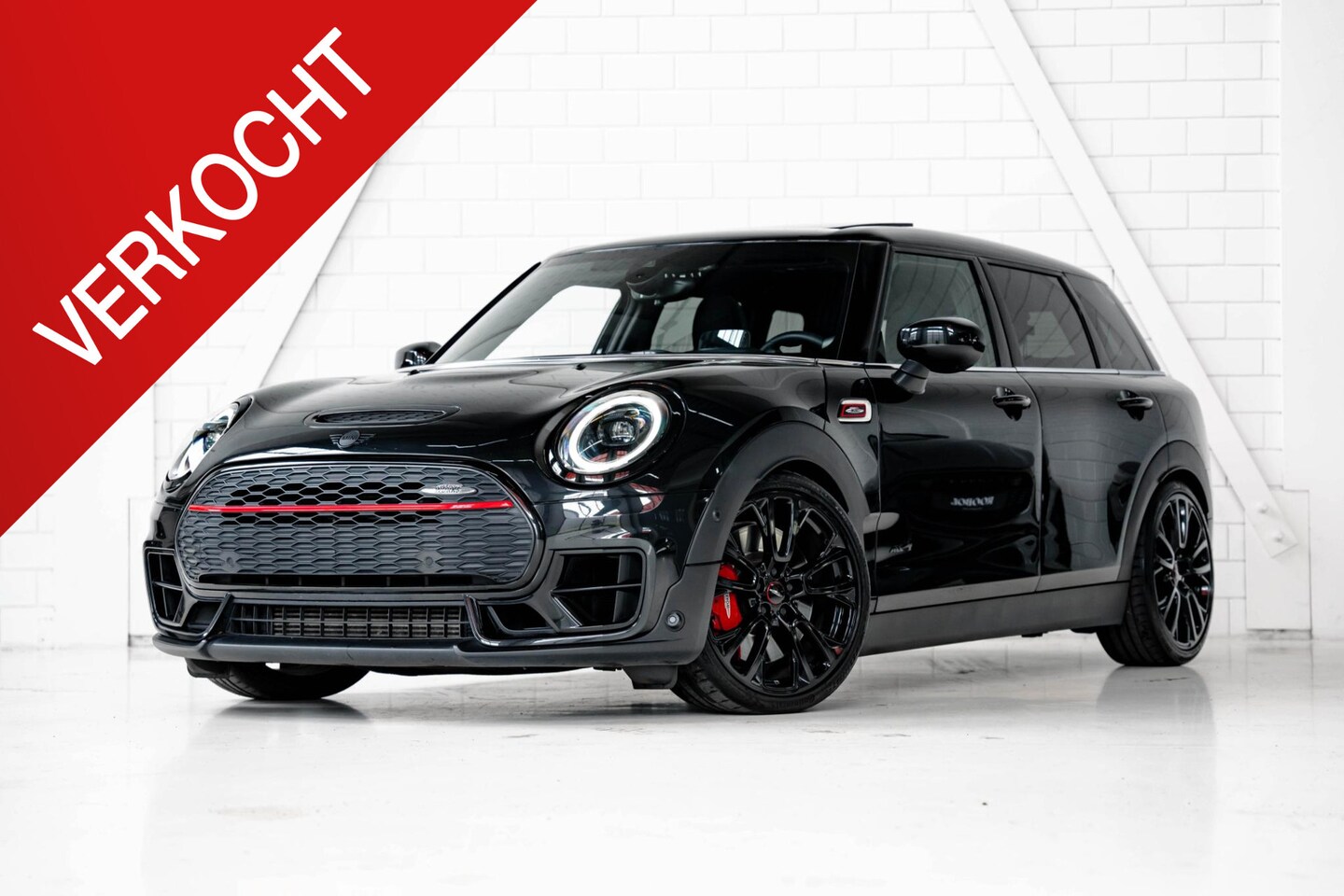 MINI Clubman - 2.0 JCW ALL4 John Cooper Works John Cooper Works | Karman Kardon | Carbon exterieur - AutoWereld.nl