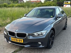 BMW 3-serie - 316i Business Line ECC Audio/Navi Electric pakket LMV 17" PDC ASR Cruisecontrol Colorpakke