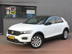 Volkswagen T-Roc - 2.0 TSI 190pk DSG 4Motion Sport , Virtual cockpit , Led verlichting, Trekhaak (afneembaar)