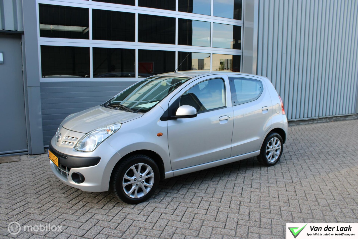 Nissan Pixo - 1.0 Look 1e Eigenaar Boekje aanwezig | Airco | Sportwielen. - AutoWereld.nl